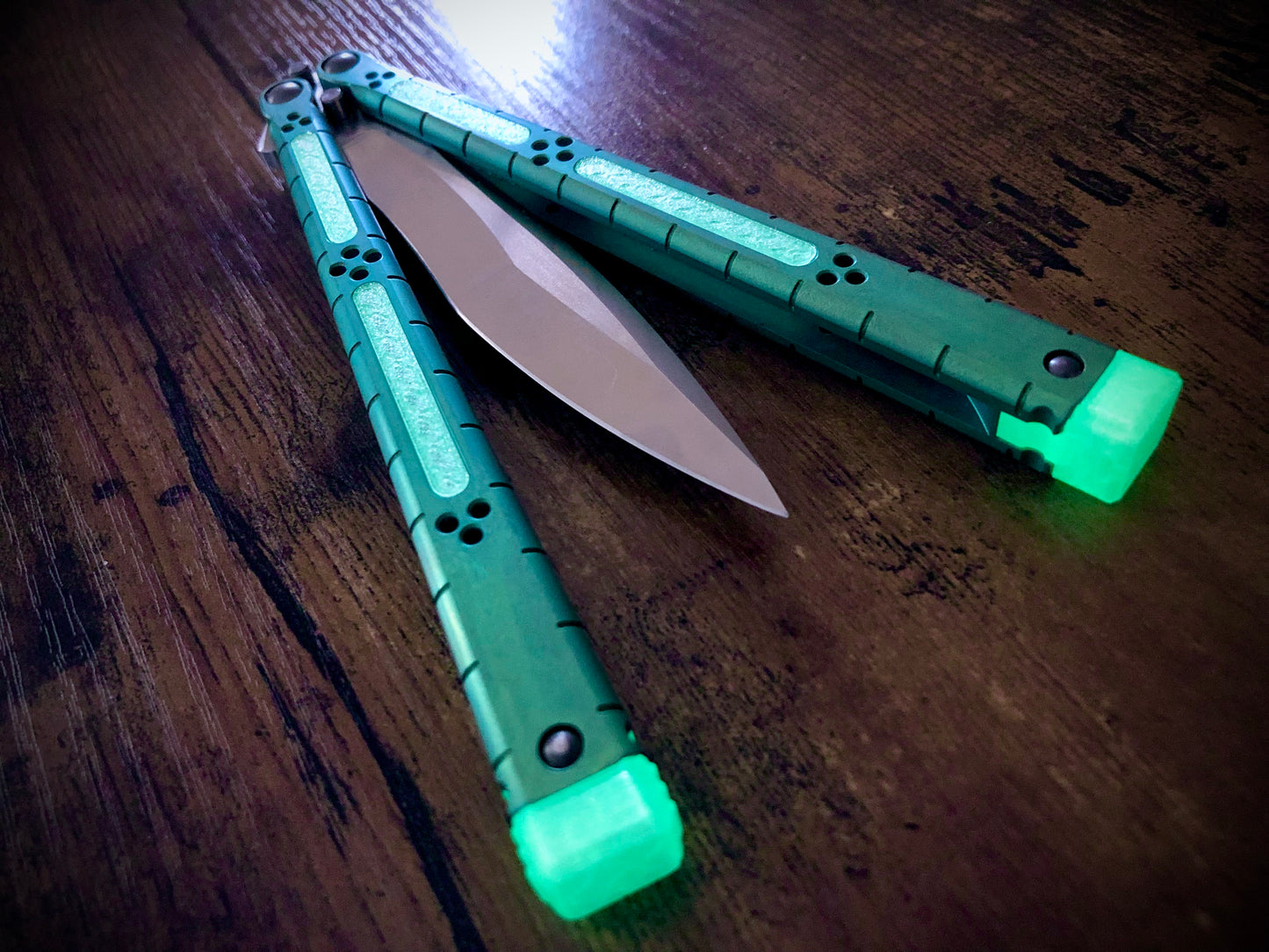 Reduce the handle bias of your HOM i-Basilisk, HOM Basilisk-R (for Titanium and G10/CF variants), and HOM Prodigy balisongs with Zippy extension spacers and handle inlays.