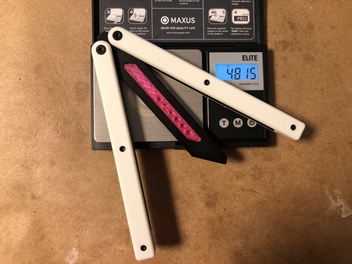 Reduce the handle bias and adjust the balance of your Glidr Arctic, Antarctic, and Bermuda balisong trainers with tungsten-weighted Zippy blade inserts and spacers featuring adjustable balance and positive jimping.