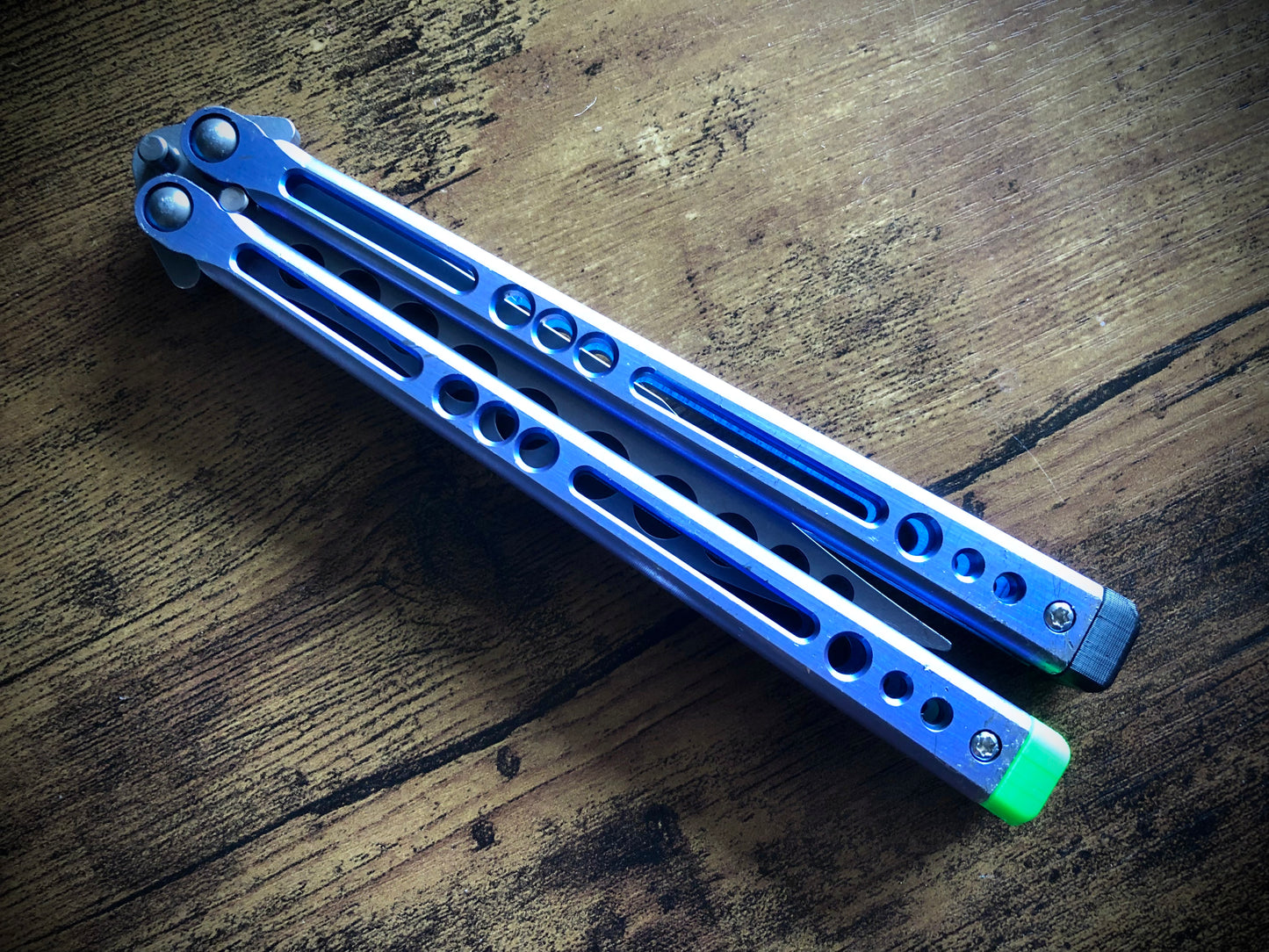 Reduce the handle bias of your HOM i-Basilisk, HOM Basilisk-R (for Titanium and G10/CF variants), and HOM Prodigy balisongs with Zippy extension spacers and handle inlays.