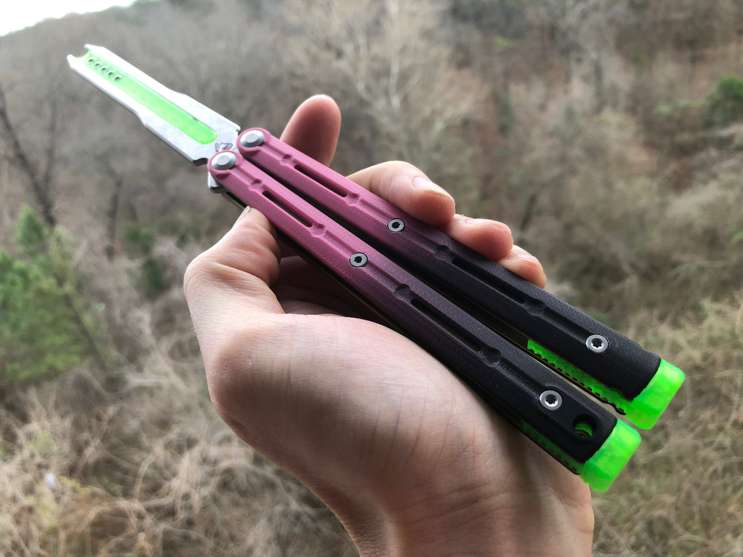 Improve the balance of your Maxace Serpent Striker v3 and Maxace Phantom balisong trainer with tungsten-weighted trainer blade inserts and extension spacers with jimping.