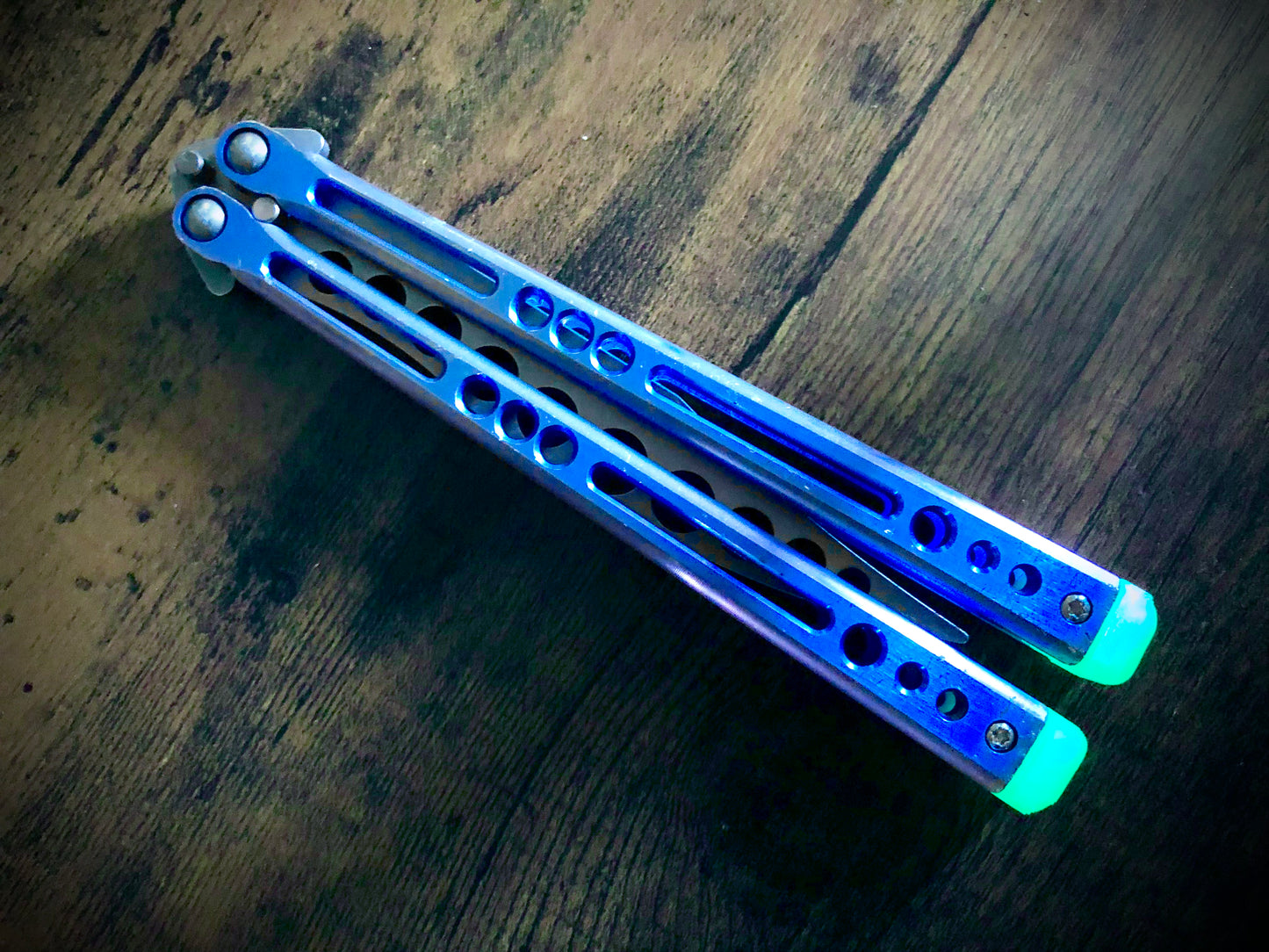 Reduce the handle bias of your HOM i-Basilisk, HOM Basilisk-R (for Titanium and G10/CF variants), and HOM Prodigy balisongs with Zippy extension spacers and handle inlays.