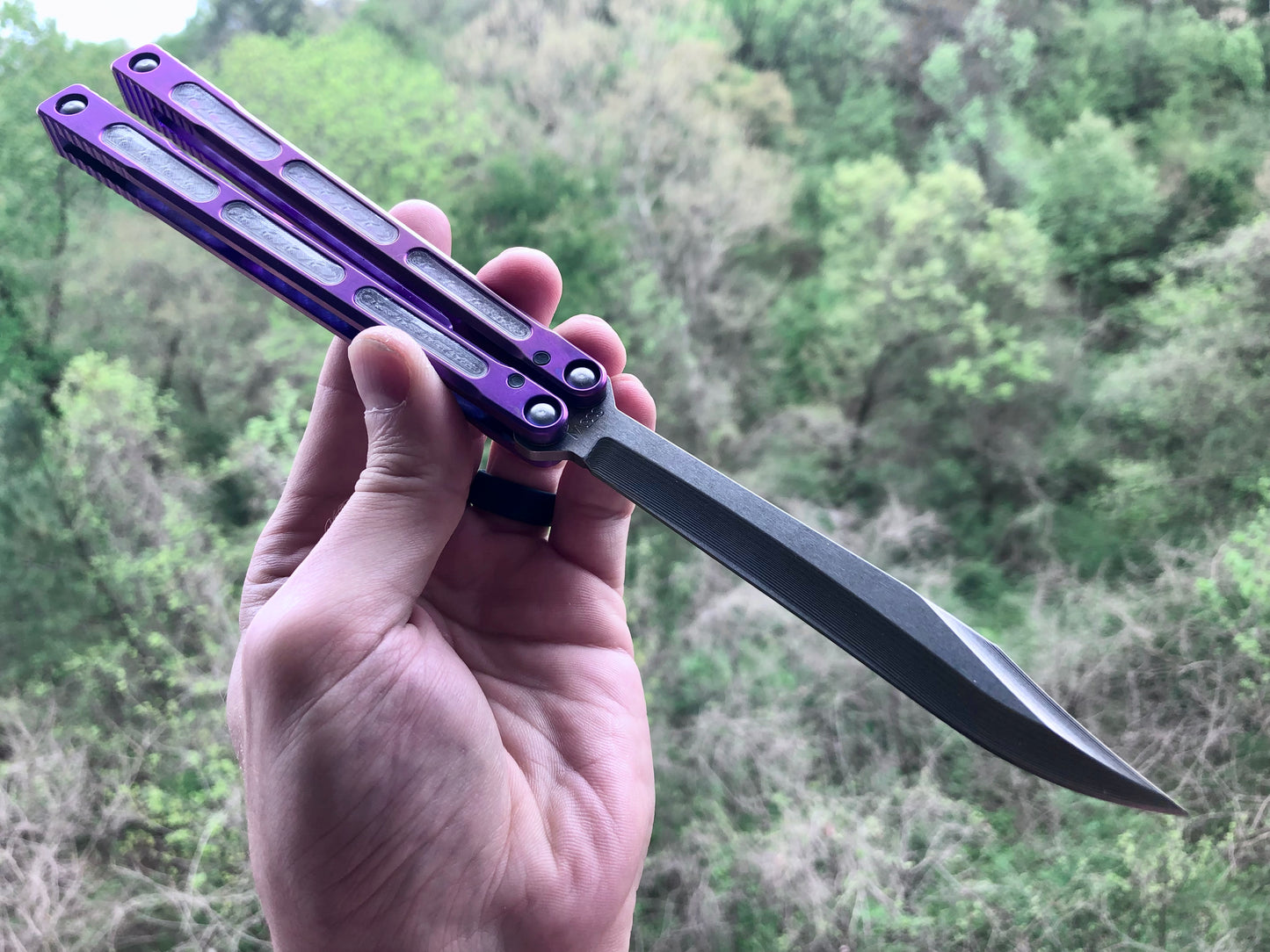 Zippy mods for the MachineWise Opus, Serif, Prysma, and SlifT v2 balisongs to change the balance, add grip, and eliminate the ring.