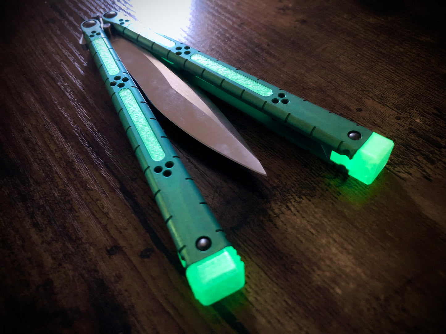 Reduce the handle bias of your HOM i-Basilisk, HOM Basilisk-R (for Titanium and G10/CF variants), and HOM Prodigy balisongs with Zippy extension spacers and handle inlays.