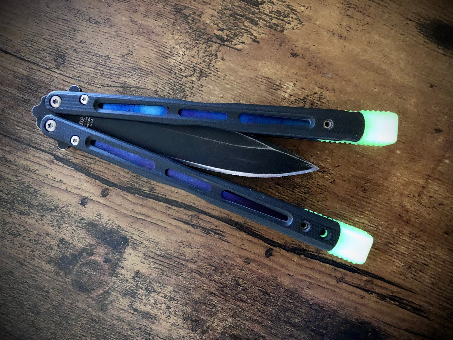Cousin to Jimpy's discontinued Space Invaders, these Zippy Benchmade 51 spacers are made from a shatter-proof polyurethane with jimping. They extend and protect the handles of the BM 51, and enable adjustable balance with removable tungsten weights.