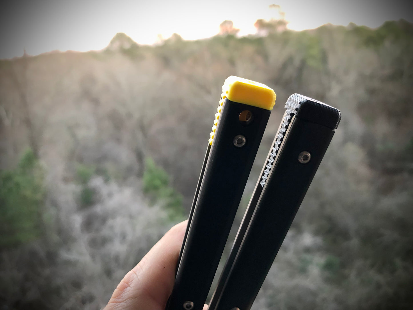 Adjust the balance and protect your Atropos balisong handles from concrete drops with these Zippy spacers for the Atropos Bro and Atropos Spy balisong. Improve your flipping with your Atropos Kirat or Atropos Demon with these extension spacers featuring positive jimping.