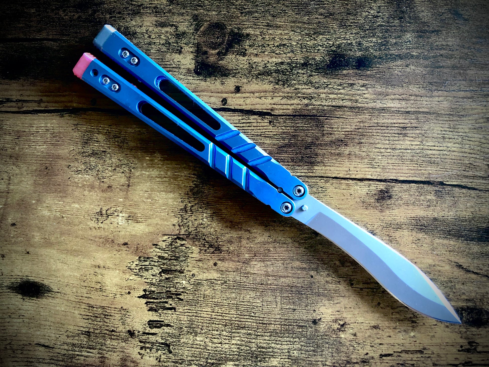 Improve the balance of your Blade Runner Systems Replicant, BRS Alpha Beast, and BRS Barebones with Zippy Spacers. Adjustable balance, positive jimping, and handle extensions to protect your favorite balisongs from concrete drops.