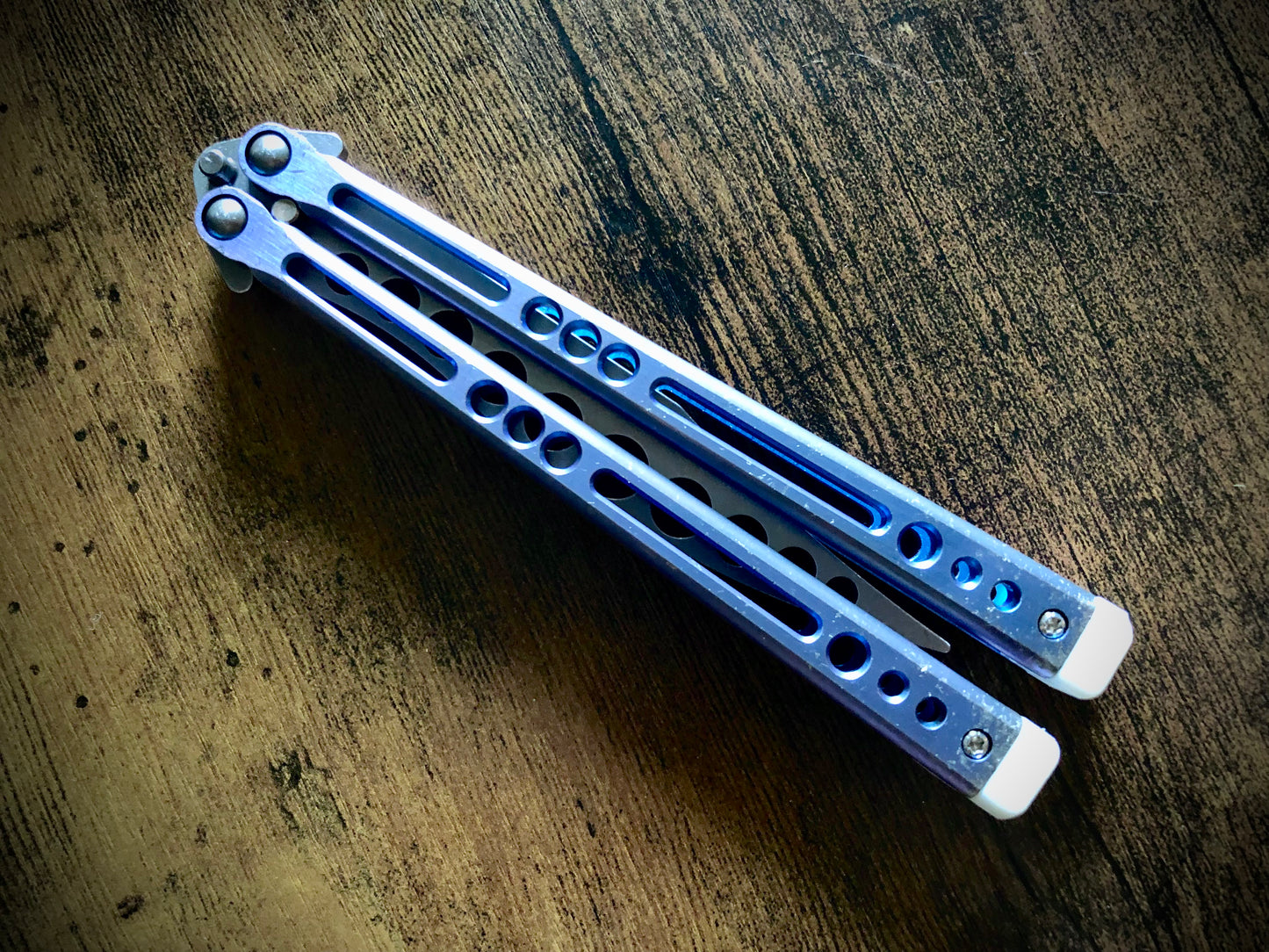 Reduce the handle bias of your HOM i-Basilisk, HOM Basilisk-R (for Titanium and G10/CF variants), and HOM Prodigy balisongs with Zippy extension spacers and handle inlays.