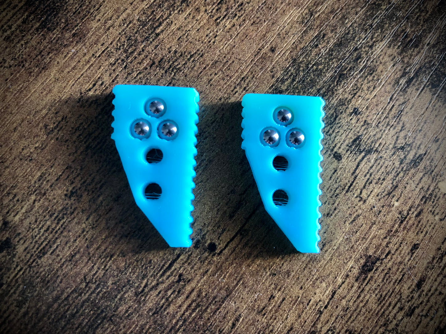 Improve the balance of your Blade Runner Systems Replicant, BRS Alpha Beast, and BRS Barebones with Zippy Spacers. Adjustable balance, positive jimping, and handle extensions to protect your favorite balisongs from concrete drops.