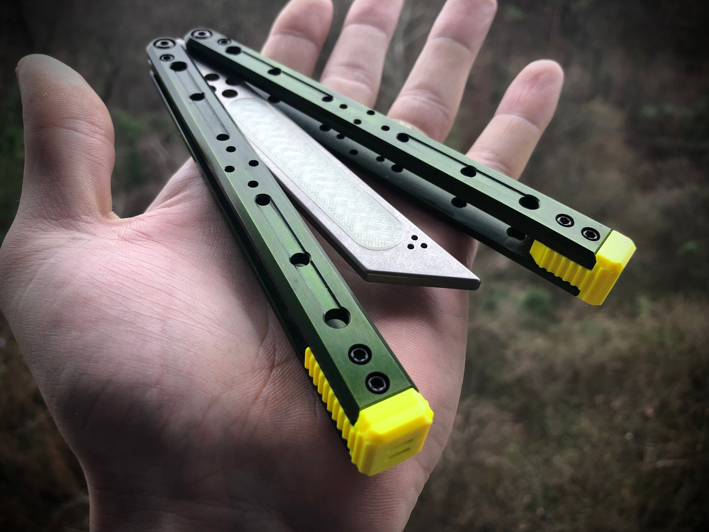 Cracked a Biteblades Titan Spacer and need a replacement? No problem: these extra-durable Zippy spacers for the Biteblates Titan balisong trainer improve the balance and offer a more traditional length.