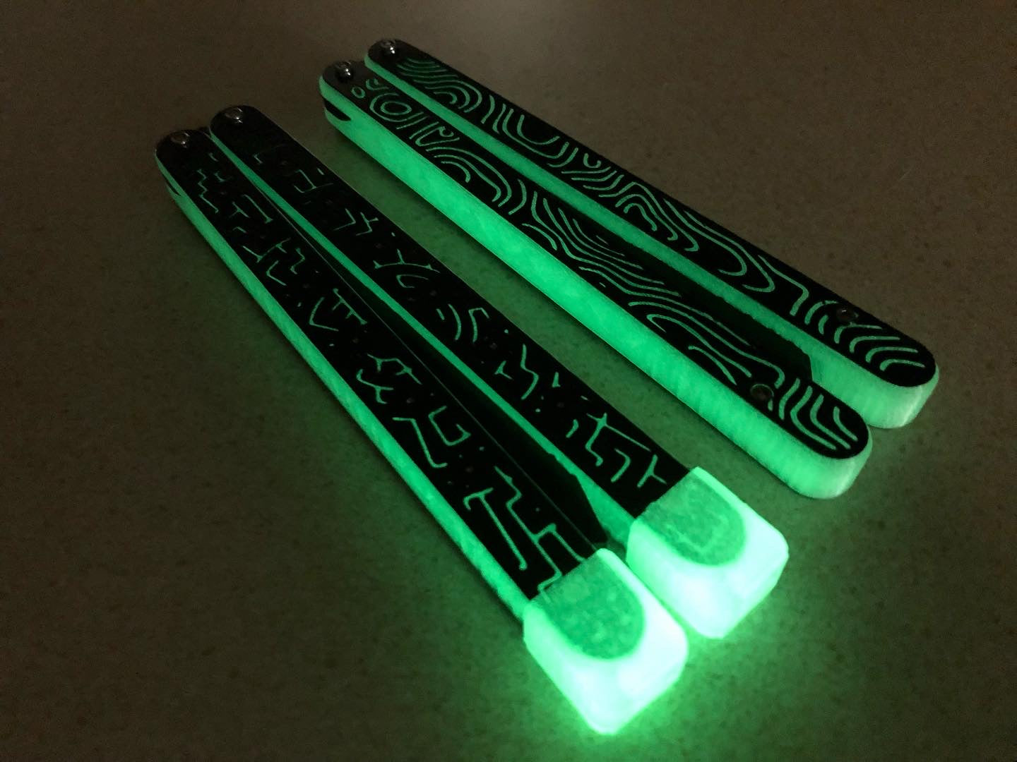 Protect your favorite balisong handles from concrete drops with the original Zippy handle caps. Weight caps to adjust the balance, slim caps for low-profile handle protection and grip for ladders, and LED caps for a light-up balisong experience. Mark your bite handle with the best bite markers on the market.