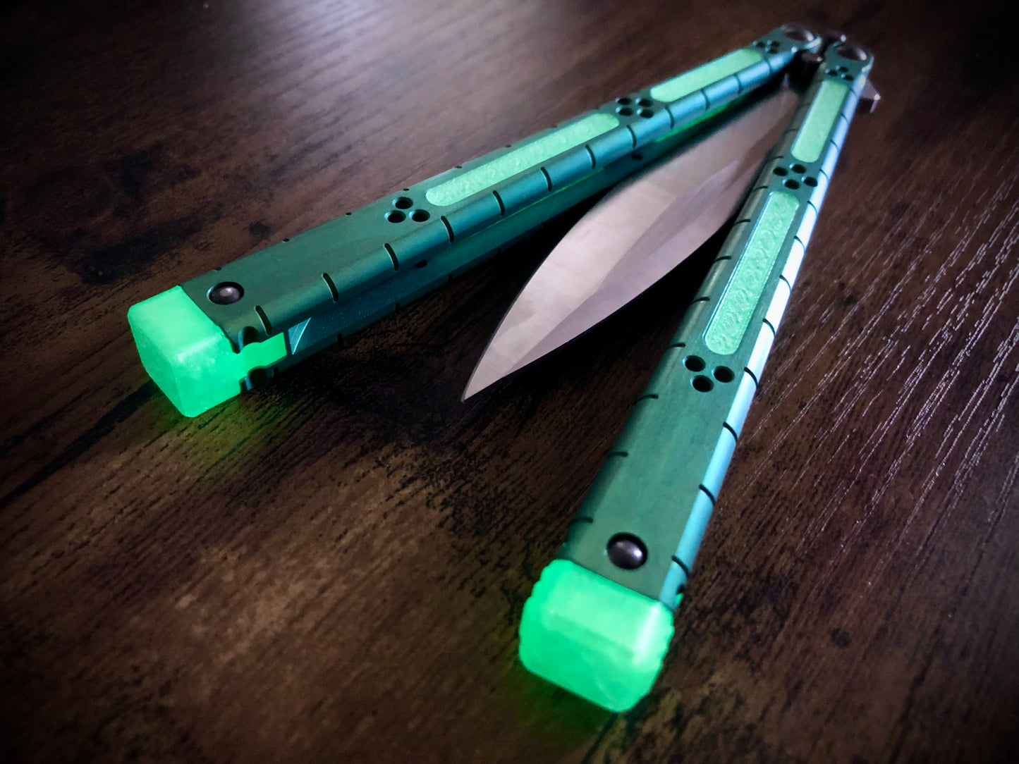 Reduce the handle bias of your HOM i-Basilisk, HOM Basilisk-R (for Titanium and G10/CF variants), and HOM Prodigy balisongs with Zippy extension spacers and handle inlays.