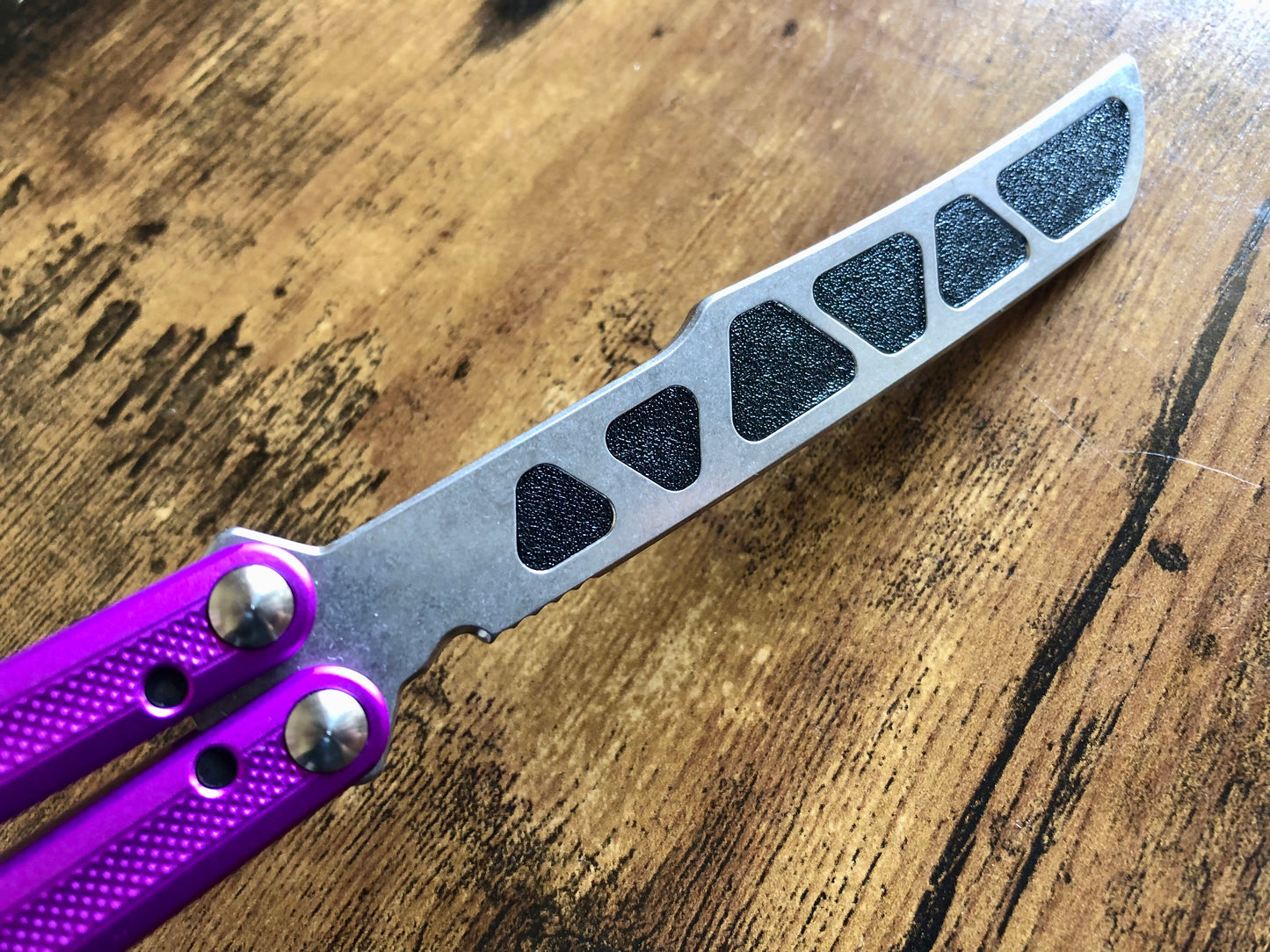 Add tip-weight to your MachineWise Sasori and Tottori balisong trainers with these custom-made Zippy blade inserts. The inserts add up to 0.075 oz to the blade to fine-tune the balance and weight distribution to your preference.