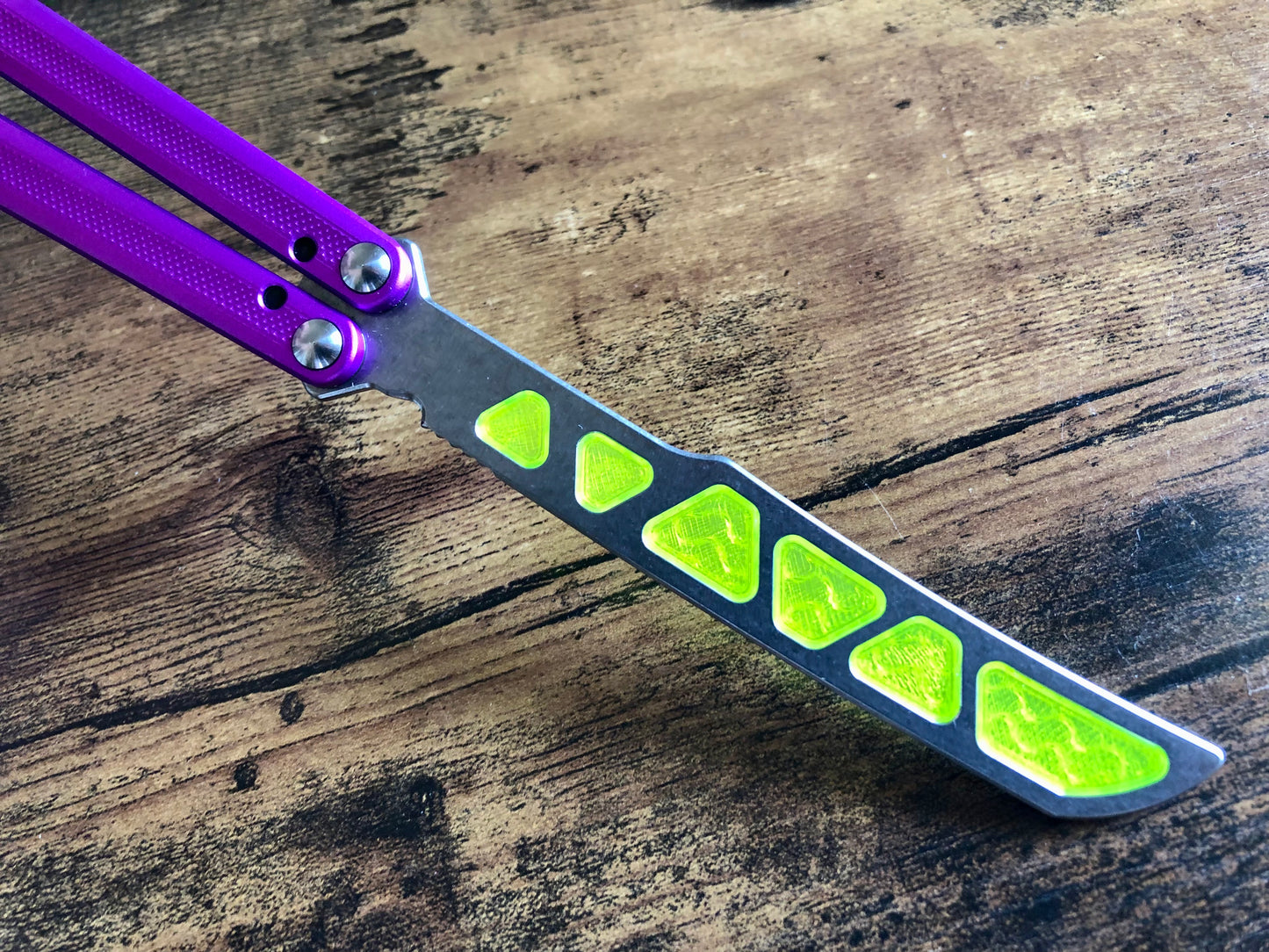 Add tip-weight to your MachineWise Sasori and Tottori balisong trainers with these custom-made Zippy blade inserts. The inserts add up to 0.075 oz to the blade to fine-tune the balance and weight distribution to your preference.