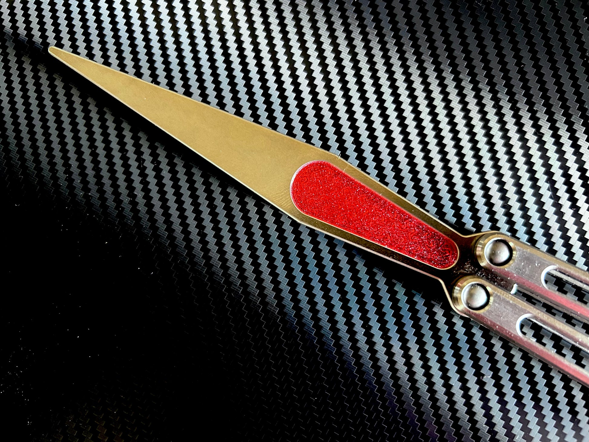 Designed and manufactured by Zippy, this is the stock blade inlay included with each Remshi Shino butterfly knife trainer. This listing allows you to customize your Remshi Shino with different colors.