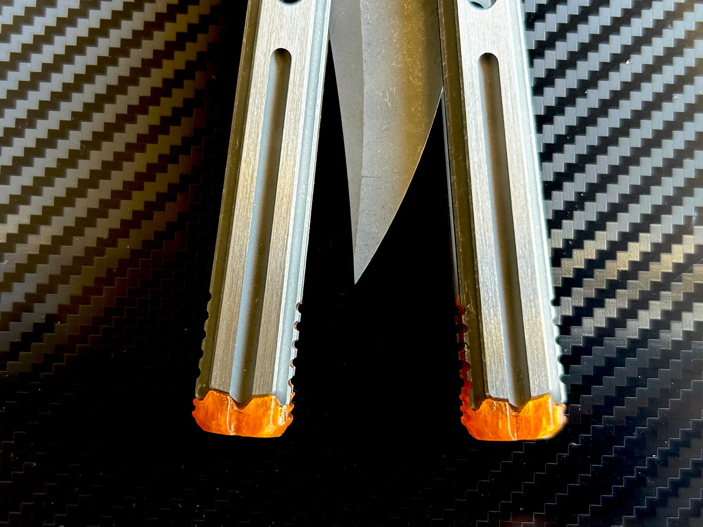 Extend and protect your handles with these Zippy spacers, custom-made for the Poikilo Blade PM3 (Halo) butterfly knife. The spacers are made from a shatter-proof polyurethane and protect your handles from drops while adding length. The spacers improve comfort. grip, and offer adjustable balance.