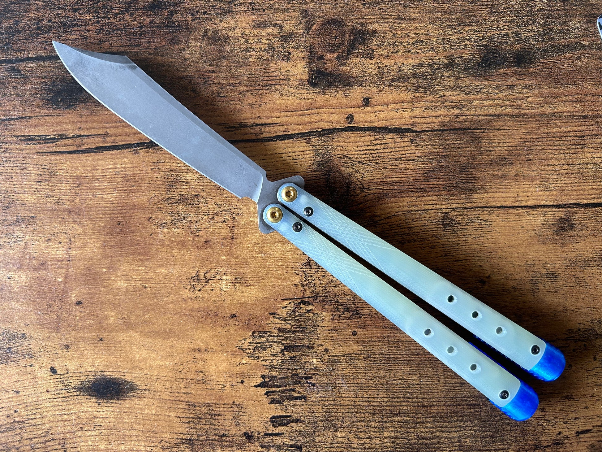 These Zippy spacers for the Benchmade Necron balisong are shatter-proof extensions that will protect your handles with no risk of cracking on hard-drops. They are available in 3x different lengths with removable tungsten weights for a more granular balance and length customization. They also offer positive jimping for extra grip, and install easily in just a few minutes (watch the assembly video above!). These spacers are a no-nonsense upgrade for the Necron.