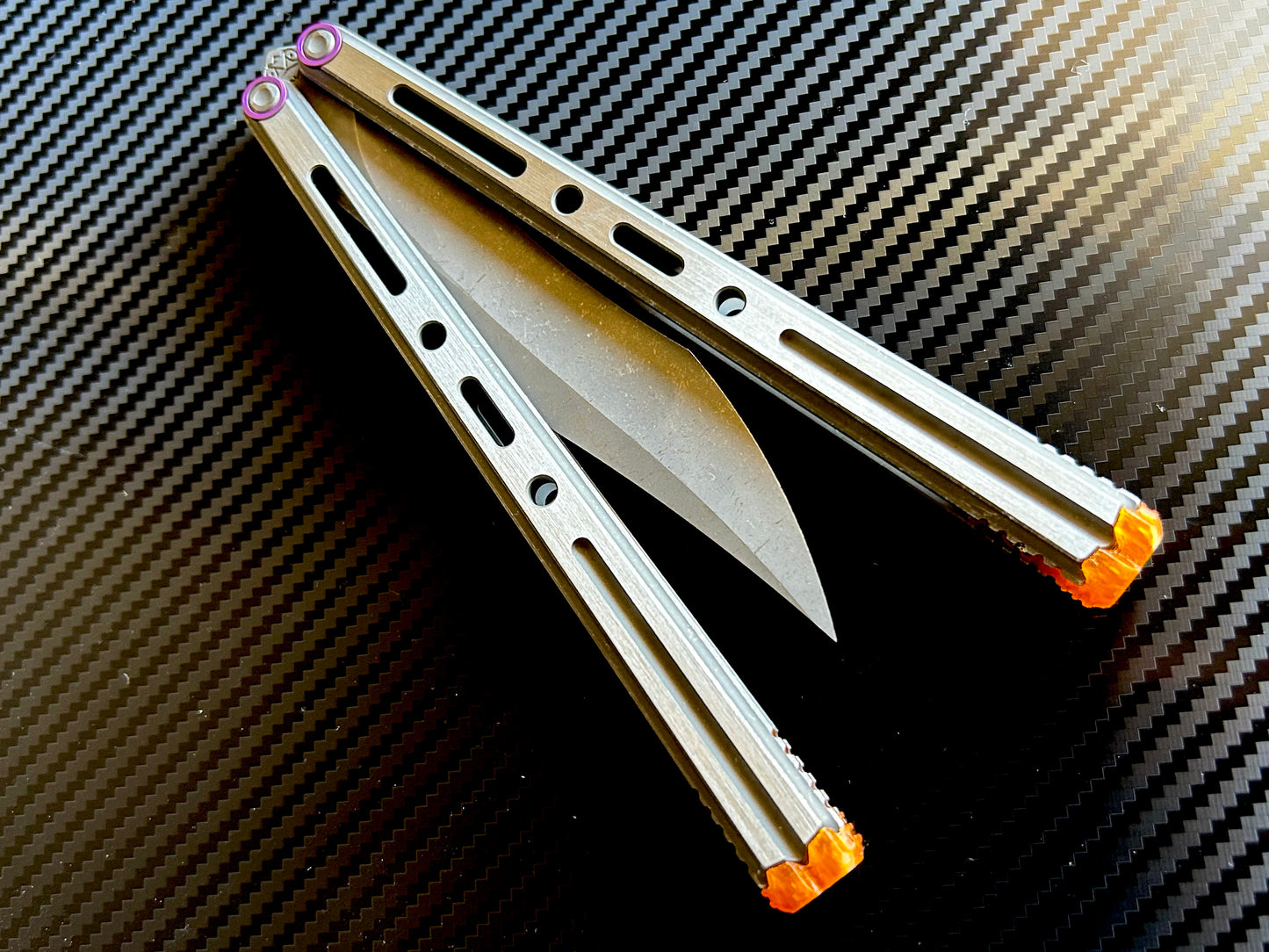 Extend and protect your handles with these Zippy spacers, custom-made for the Poikilo Blade PM3 (Halo) butterfly knife. The spacers are made from a shatter-proof polyurethane and protect your handles from drops while adding length. The spacers improve comfort. grip, and offer adjustable balance.