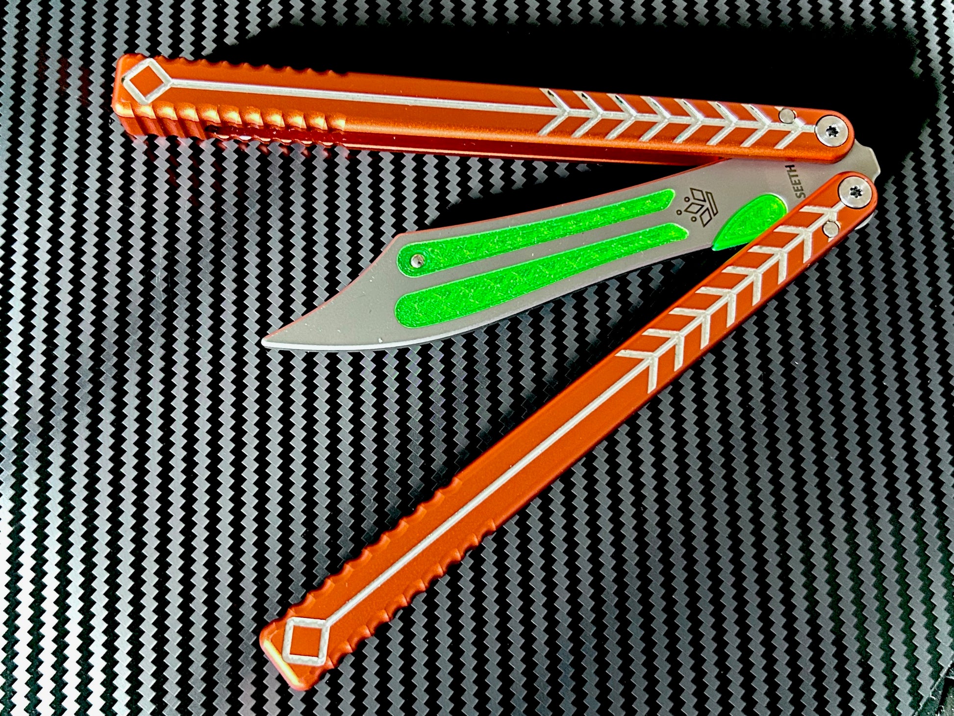 Adjust the weight distribution of your Seeth Designs Reblade for the Nabalis Vulp with this custom-made Zippy balance mod. This mod consists of shatter-proof polyurethane inserts which add spine weight to the blade for increased momentum and increased chaplin stability.