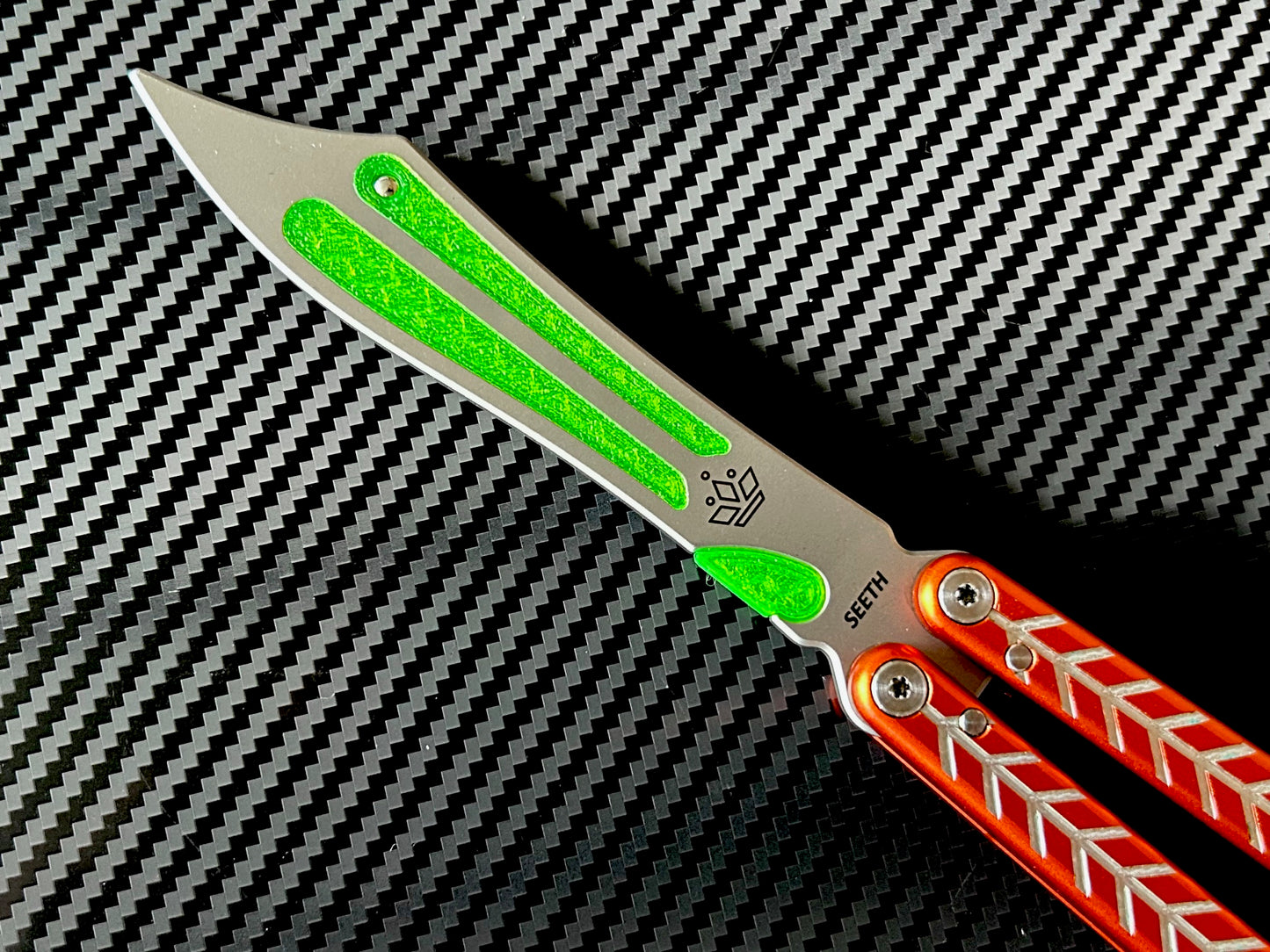 Adjust the weight distribution of your Seeth Designs Reblade for the Nabalis Vulp with this custom-made Zippy balance mod. This mod consists of shatter-proof polyurethane inserts which add spine weight to the blade for increased momentum and increased chaplin stability.