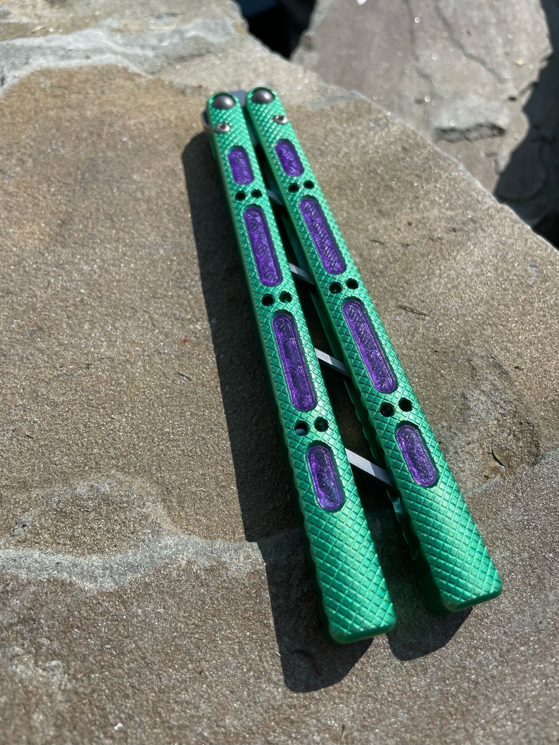 Modify the grip of your NRB Concepts SLight balisong and NRB UltraLight balisong trainer with Zippy handle inlays.
