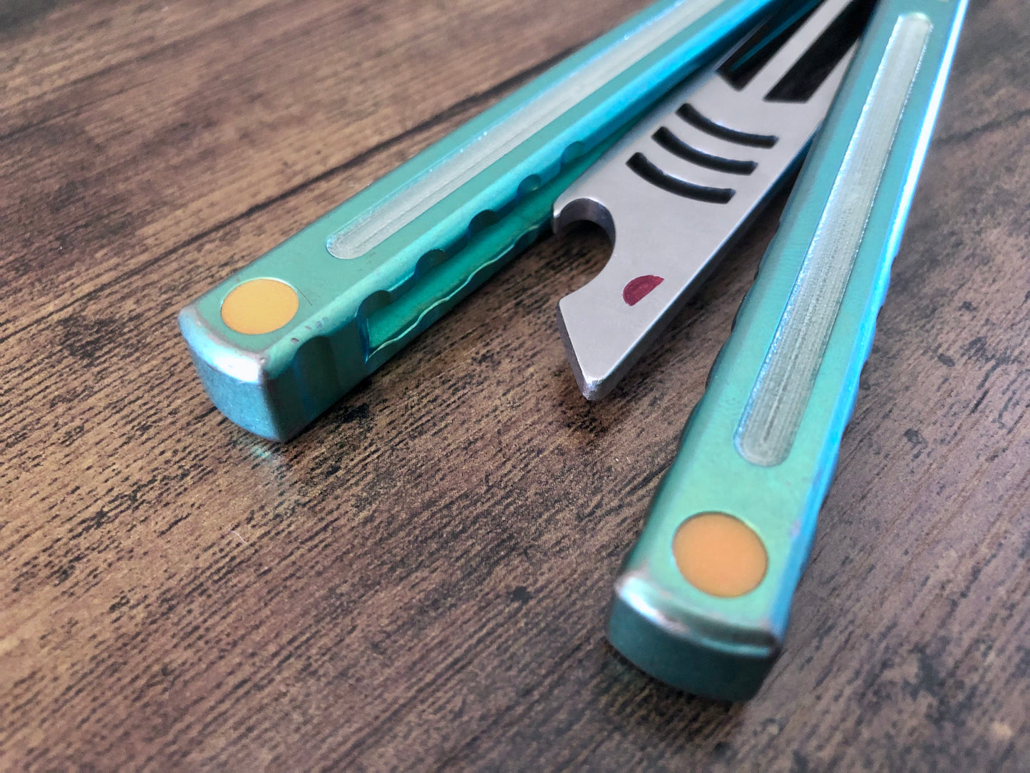 Reduce the handle bias of your Squid industries Swordfish and Madko balisong trainer with this Zippy balance mod. Replace the metal sexbolts at the base of the handles with featherweight, shatter-proof polyurethane sexbolts.