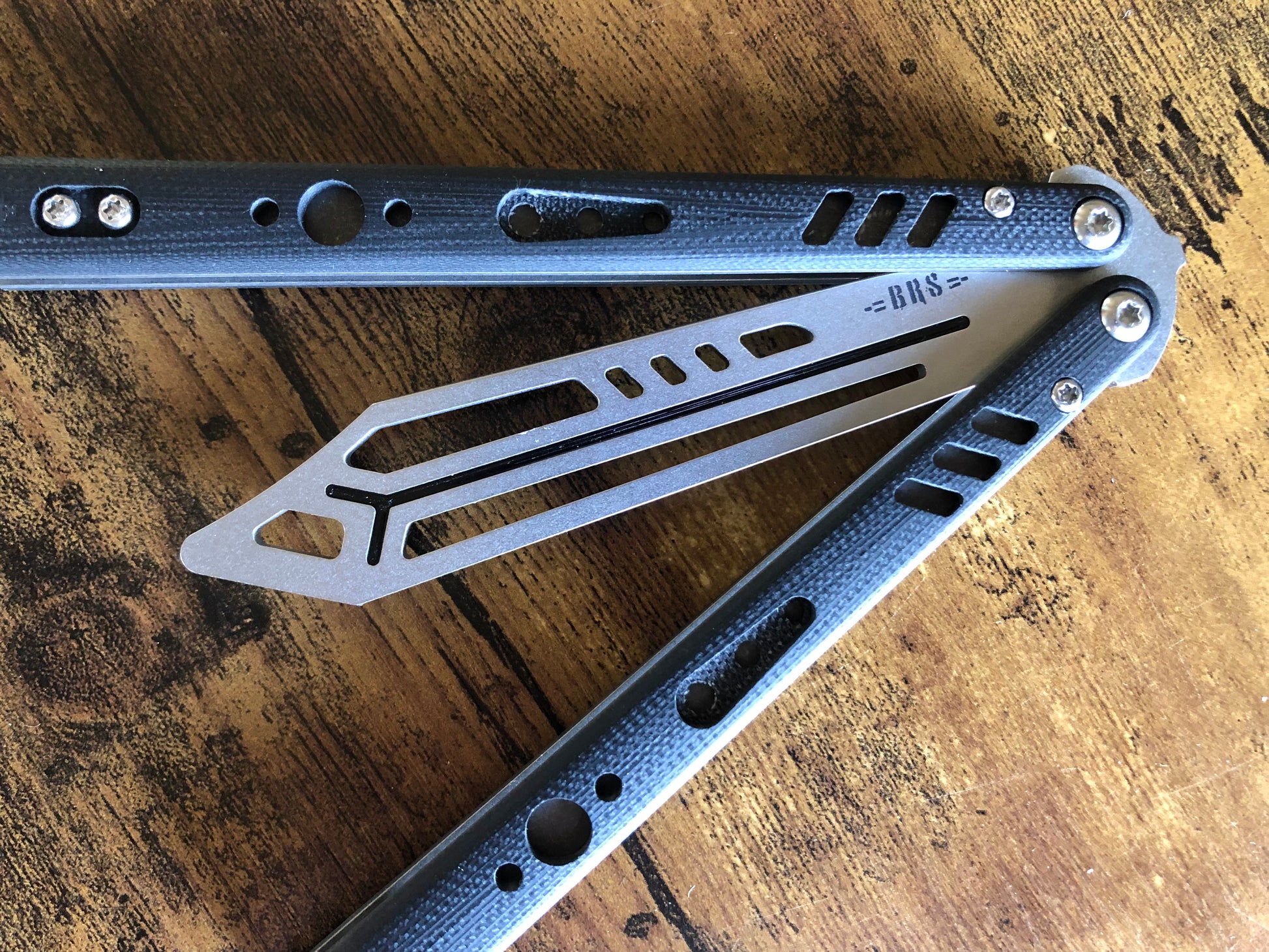 Eliminate the ring of your BRS Replicant trainer balisong with this custom-made Zippy blade insert. The insert is ultralight, weighing in at as low as 0.017 oz, so it won't affect the balance for flipping.