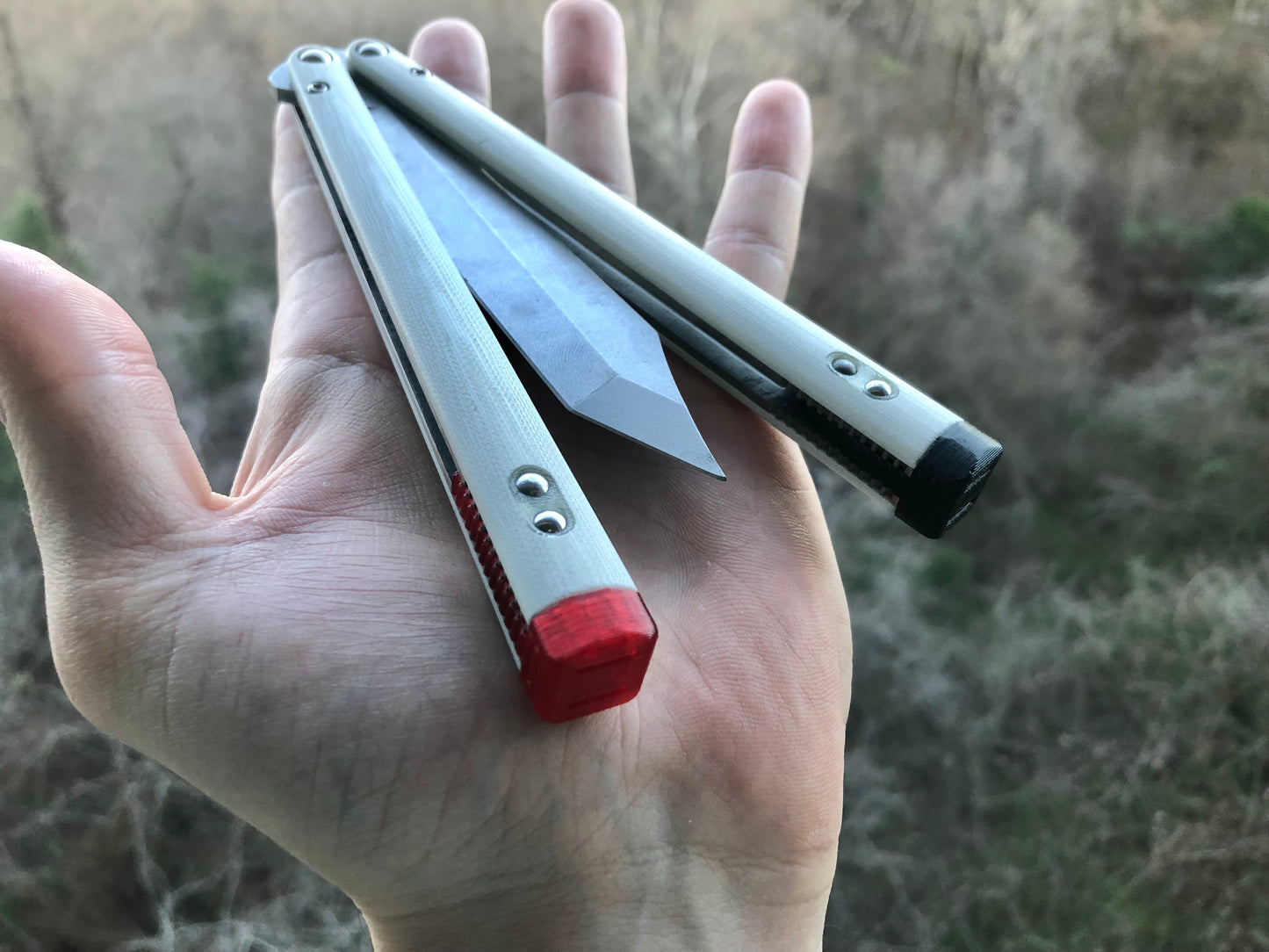 Improve the balance of your Blade Runner Systems Replicant, BRS Alpha Beast, and BRS Barebones with Zippy Spacers. Adjustable balance, positive jimping, and handle extensions to protect your favorite balisongs from concrete drops.