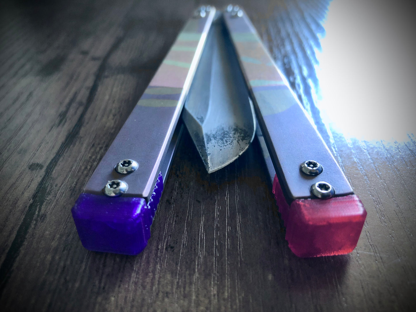 Adjust the balance and protect your Atropos balisong handles from concrete drops with these Zippy spacers for the Atropos Bro and Atropos Spy balisong. Improve your flipping with your Atropos Kirat or Atropos Demon with these extension spacers featuring positive jimping.